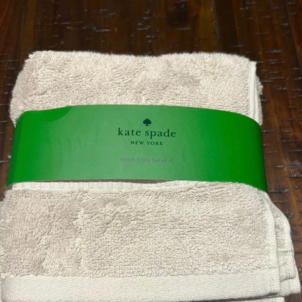 Kate Spade New York Light Gray Cotton 5 Piece Bath Towels Set